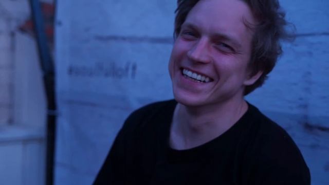 Интервью с актерами Театра О _ 2 зайца смотреть онлайн