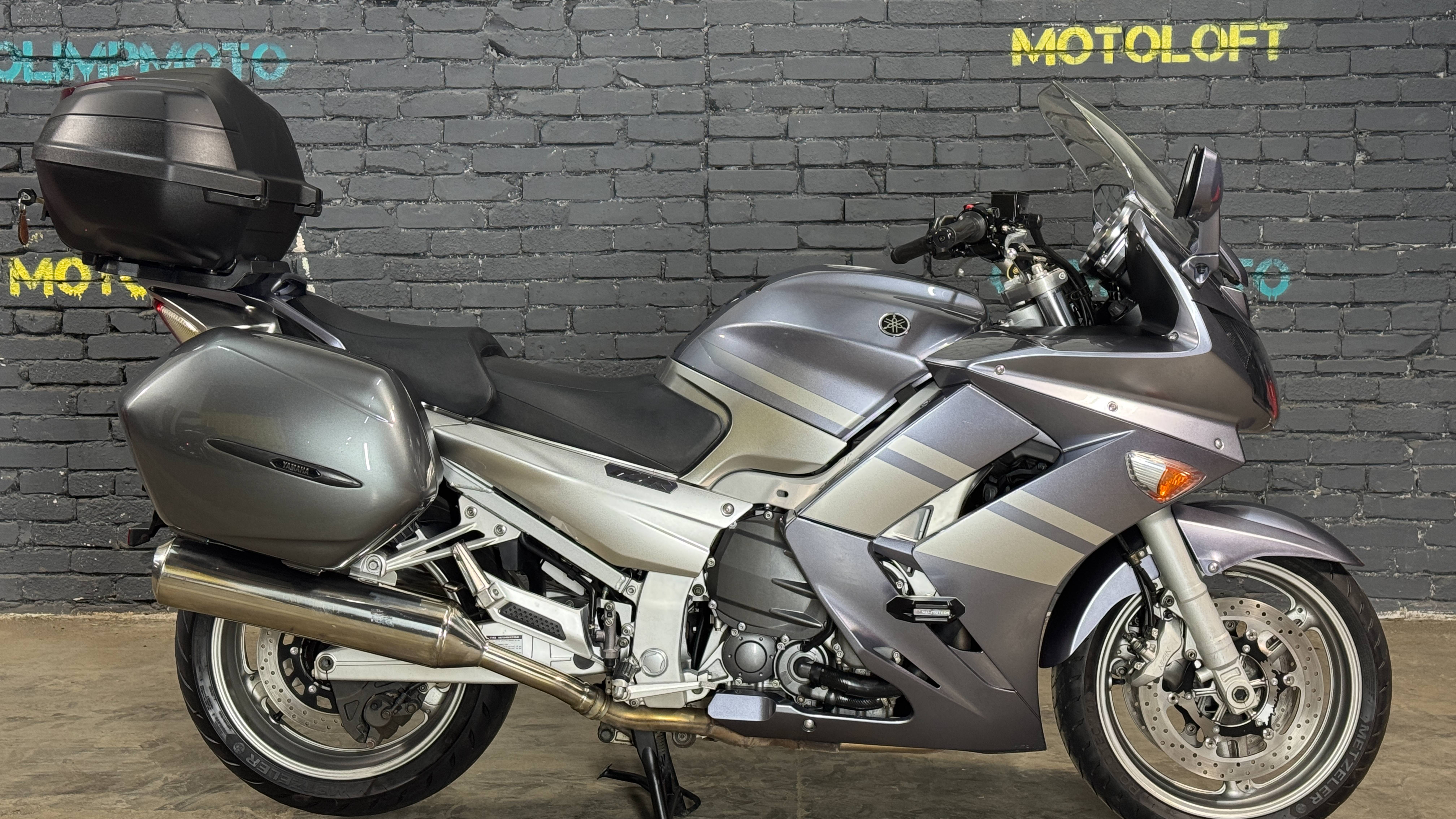 Yamaha FJR1300 смотреть онлайн