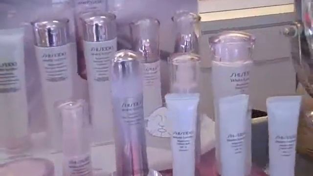 Beauty Couture Shiseido Skin Care & Cosmetics Video Tour смотреть онлайн