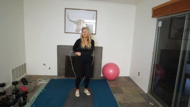 Side Swing Crossover to EB Jump Rope Trick Tutorial смотреть онлайн