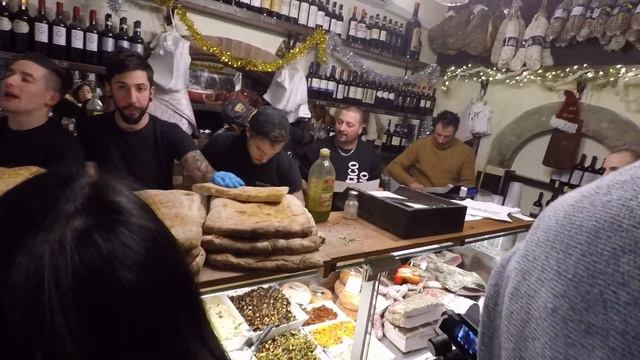 All’ Antico Vinaio - The Best Porchetta Sandwich in Florence! | Travel Italy