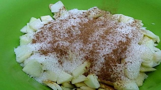 Песочный пирог с яблоками