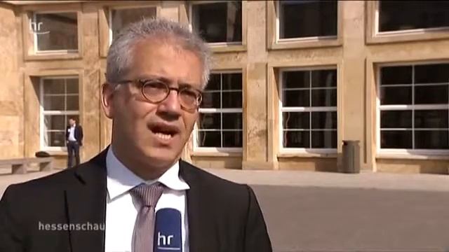 3053 Bibliothek 003 003 HR Fraport Lärmpausen mit Lücken смотреть онлайн