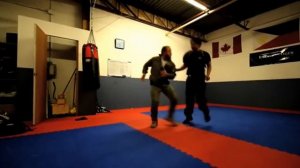 Пистолет против ножа. Без иллюзий.