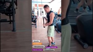 Иван Барзиков. После тренировки креветочки в кляре)))