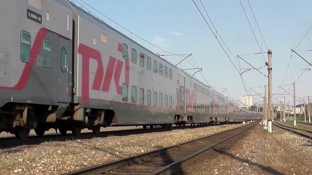 Электровоз ЭП20-021 с двухэтажным поездом Казань - Москва смотреть онлайн