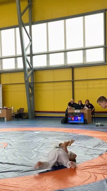 Девочка одержала победу на соревнованиях по грепплингу #спортдети #борьба #соревнования #грепплинг смотреть онлайн