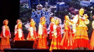 2025 г 23 марта, поёт заслуженная артистка Краснодарского края Яна Притыка и хор Казачата