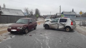 Аварии и ДТП на дорогах ТОРОПЫГИ  и Водятлы за рулем - ВЕСНА