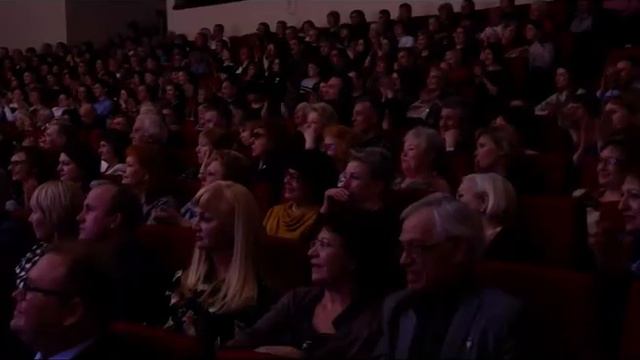 Большой театральный капустник. Информационный сюжет смотреть онлайн