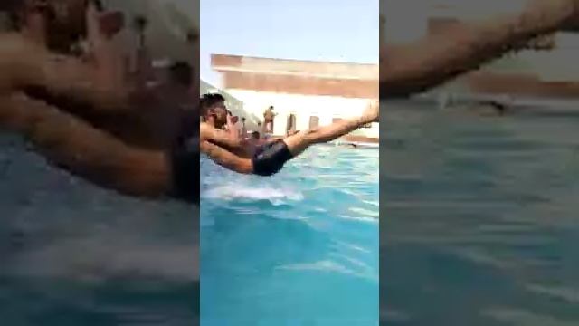 my best friend akash nigam ke sath Morena me kanha resort swimming pool me enjoy karte samay ki vi смотреть онлайн