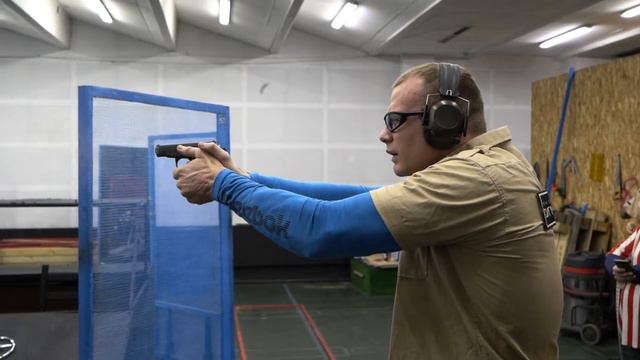 Соревнования по стрельбе из служебного пистолета среди телохранителей.