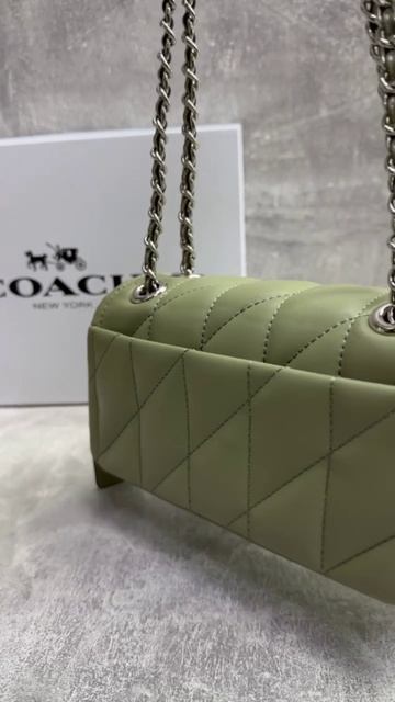 Сумка на цепочке зелёная Coach