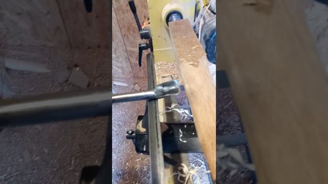 Техника работы токарными резцами.