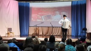 Алексей Бондарев. / Е.Дербенко "Карусель".