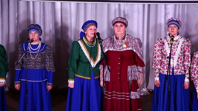 01 НВА «Веснянка» - Попурри военных песен.