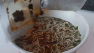 Обзор на лапшу быстрого приготовления Simeite с тушеной говядиной (Сиюань)