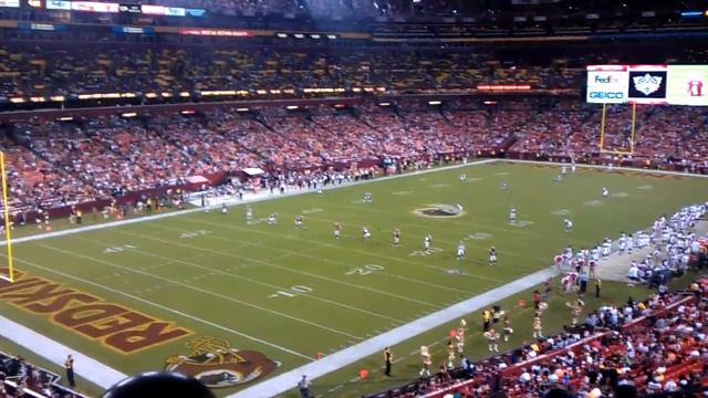 Redskins vs Buccaneers at FedEx Field - Redskins Preseason 2011 - Club Level смотреть онлайн