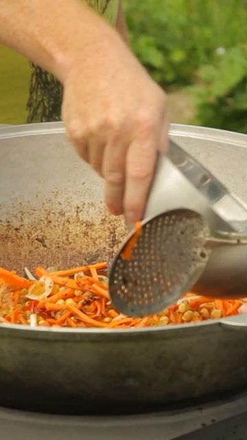 Готовим «краснополянский» плов 🥘 | Поедим, поедим! #поедемпоедим #рецепт смотреть онлайн