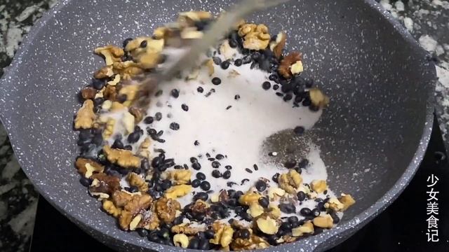 黑豆加一把黑米，教你新鲜好吃做法，头发黑了，睡眠好了，身体棒，【麗麗廚房】，#黑豆黑米做法，#黑豆黑米料理，#黑豆黑米食譜，#家常菜，#美食，#cooking，#food，#Recipe，#黑豆黑米