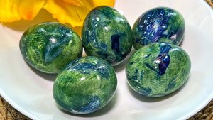 ТАК ЯЙЦА ВЫ НИКОГДА НЕ КРАСИЛИ! Как оригинально покрасить яйца на Пасху 2025? Мраморные яйца