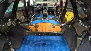Комплексная шумоизоляция Toyota Rav4 на выезде в Санкт-Петербурге