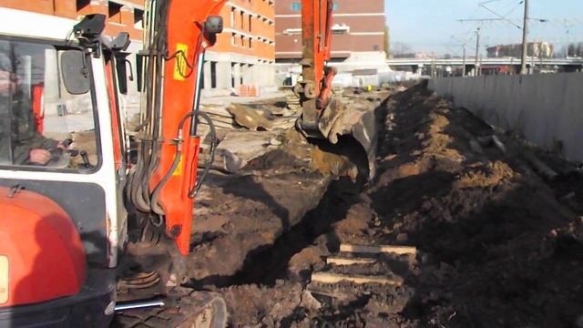 Копка траншеи под кабель мини экскаватором Kubota- Спецтехника39 смотреть онлайн