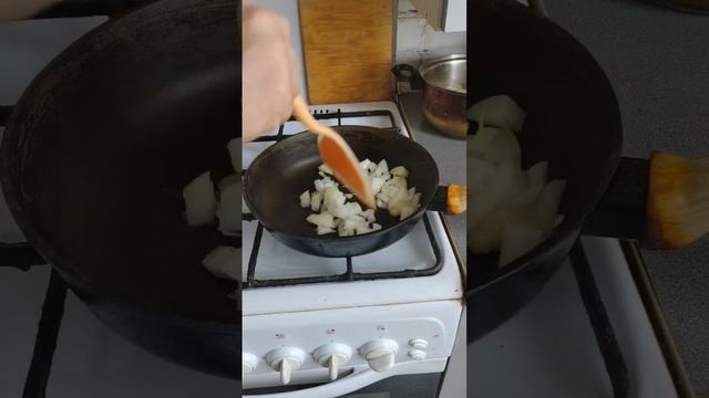Простейший соус для макарошек илипюре. #еда #food #простоивкусно #fastfood #asmr #асмр #готовимдома