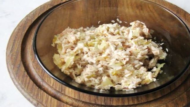 Рисовые  шарики с курицей и соевым соусом.