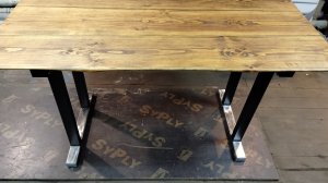 самодельный стол в стиле лофт