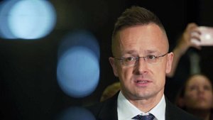 Глава МИД Венгрии Сийярто обсудит в Москве переговоры РФ и США