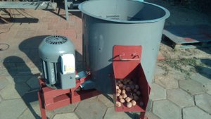 Оборудование для очистки зеленого грецкого ореха от кожуры.