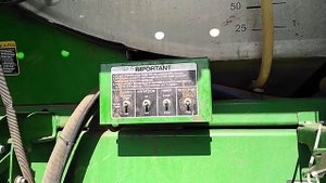 JOHN DEERE 4930 самоходный опрыскиватель , внешний обзор