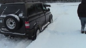 Как едет по снегу дизельный УАЗ Патриот