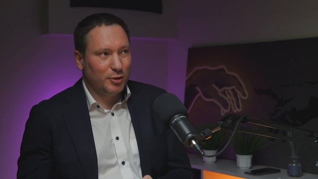 БИЗНЕС на ЭКСПЕДИЦИИ ГРУЗОВ. ИИ в логистике. Продать фуру, чтобы вырасти.