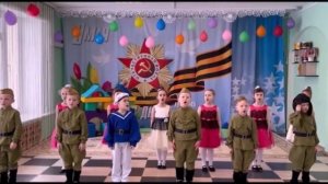 Играют мальчики в войну