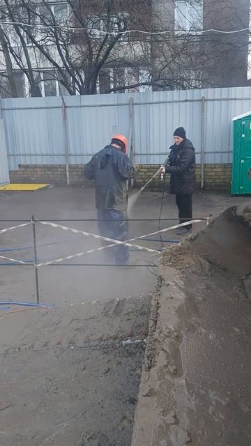 КАК на стройке отмывают сантехников?! Кёрхером конечно! смотреть онлайн