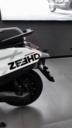 Zeeho ae4 my25
