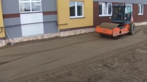 Как уплотнить слой песка под укладку плитки виброкатком  - steh39.ru