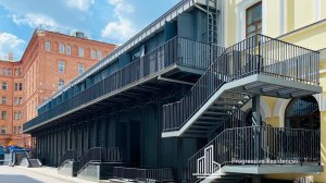 Здание на Софийской набережной