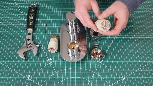 01.Замена картриджа в термостатическом смесителе REMER смотреть онлайн