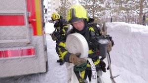 В Нефтеюганске тушили условный пожар в школе