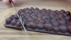 Всего два ингредиента - сухое молоко и шоколад_ показываю , как из обычного шоколада.