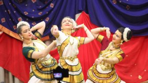 Индийский классический танец "Чолукатту". Стиль Мохиниаттам.