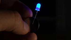 История Сюдзи Накамуры, изобретение синего светодиода?