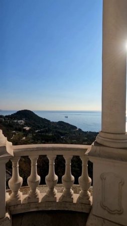 Невероятно красивое место в Крыму: беседка с прекрасным видом на ЮБК, посёлок Ореанда.