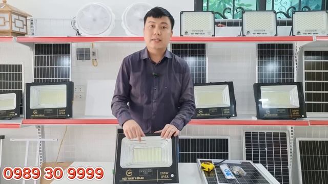 Đèn năng lượng mặt trời - Đèn pha chính hãng công suất 200w giá chỉ hơn 1 triệu