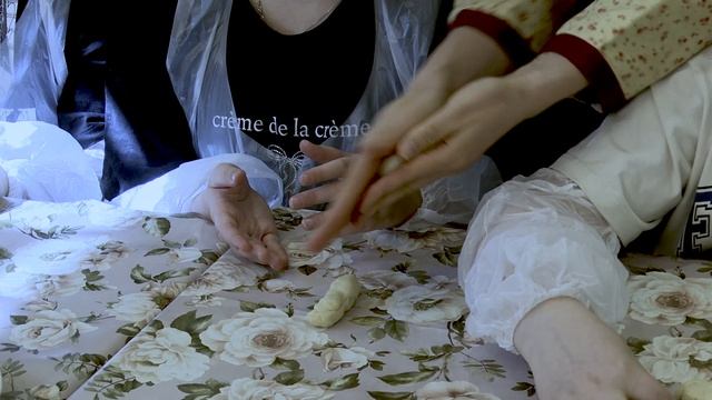 Жаворонки это маленькие хлебцы в форме птичек, символизирующие приход весны. Мастер класс по выпечки смотреть онлайн