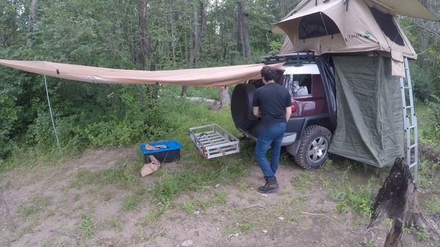 Roof Tent Camping by the Lake: A Nature Escape with a Toyota FJ Cruiser смотреть онлайн