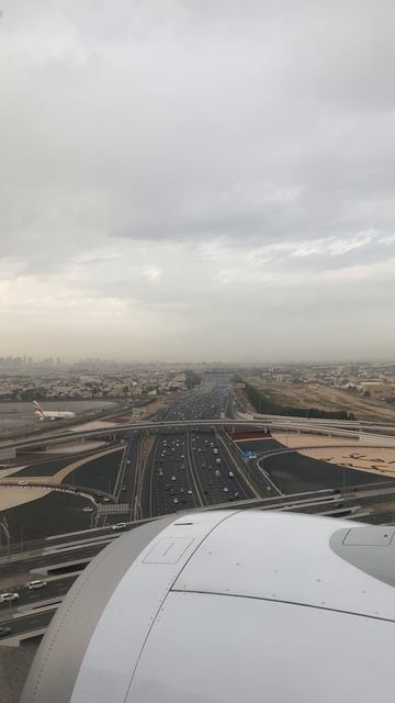 Полет в аэрапорт Дубай #Dubai #crypto #trading #cryptocurrency #uae #airport #traveller #travel